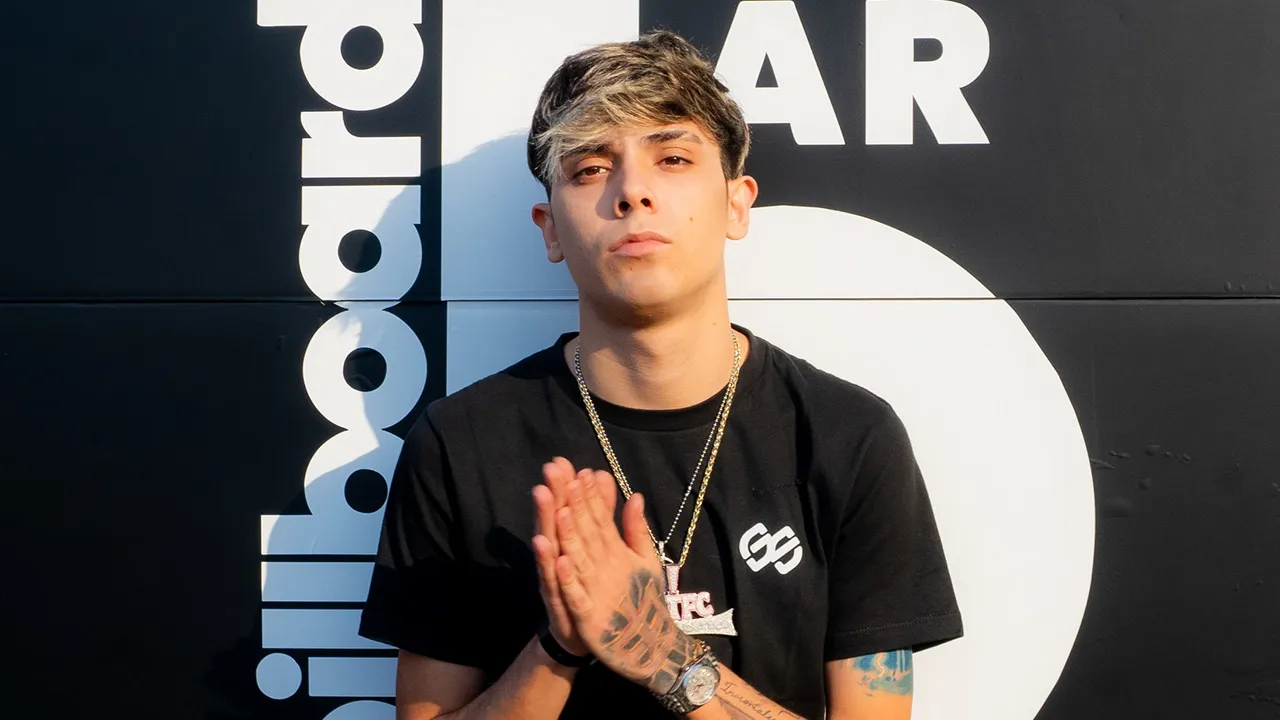 BILLBOARD